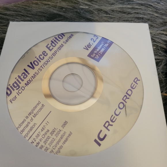 Sony Handheld Digital Voice Recorder - Picture 5 of 9